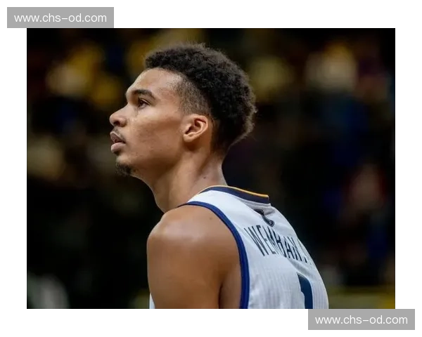 文班亚马伤愈复出砍下30+15 马刺内线屏障回归改善防守